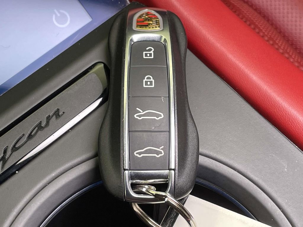 Used 2021 Porsche Taycan 4S image 46