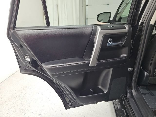 Used 2017 Toyota 4Runner SR5 Premium AWD/4WD image 28