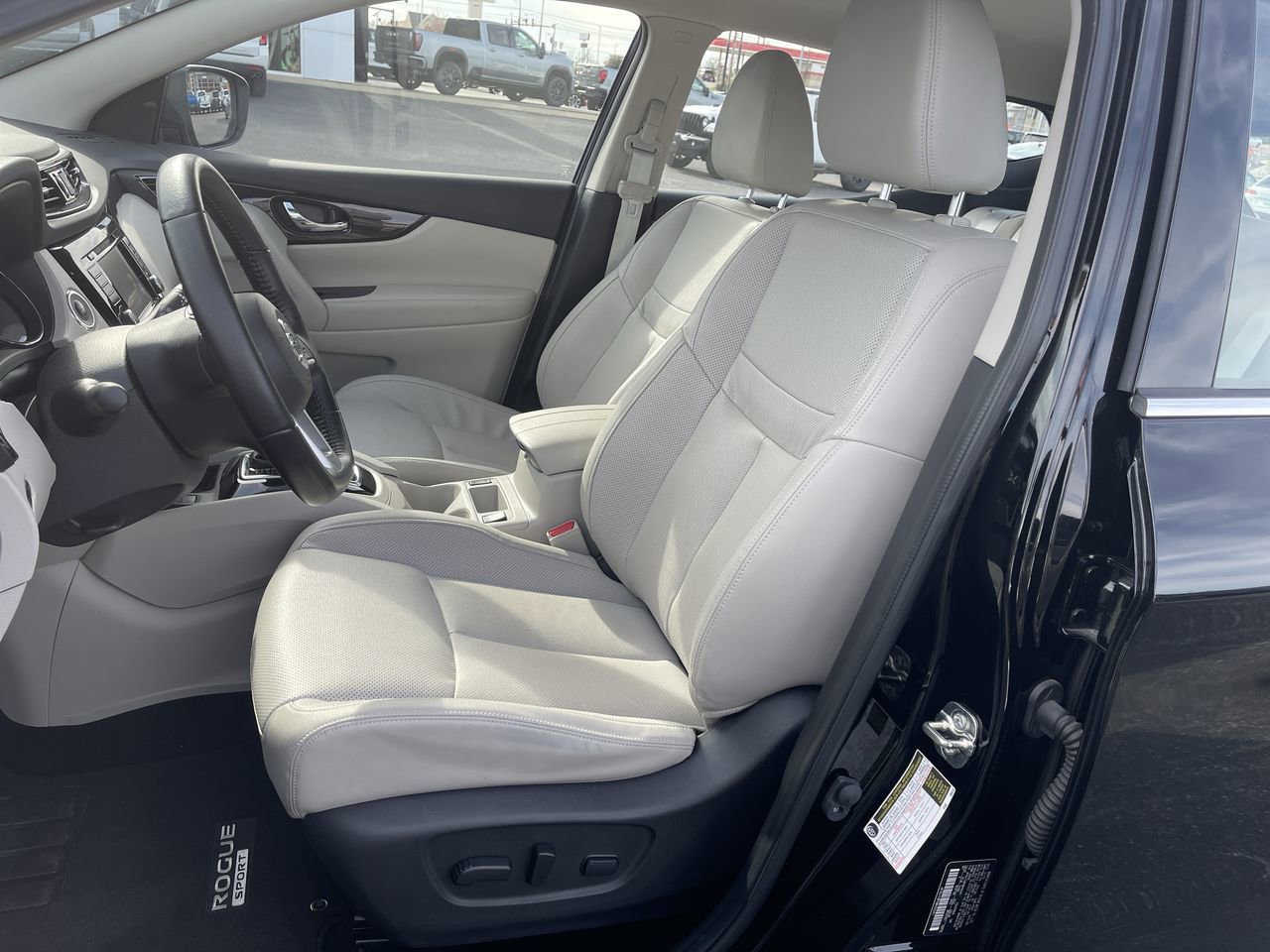 Used 2022 Nissan Rogue Sport SL AWD/4WD image 19