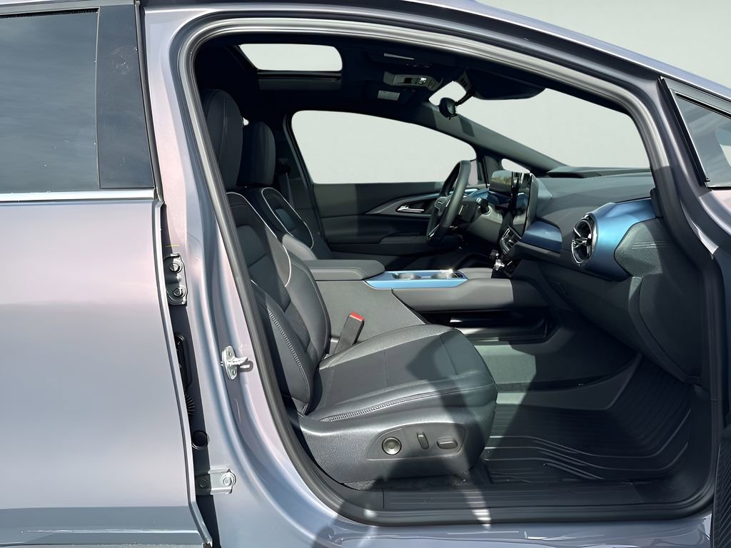 New 2026 Chevrolet Equinox EV LT w/ Convenience Package II image 11