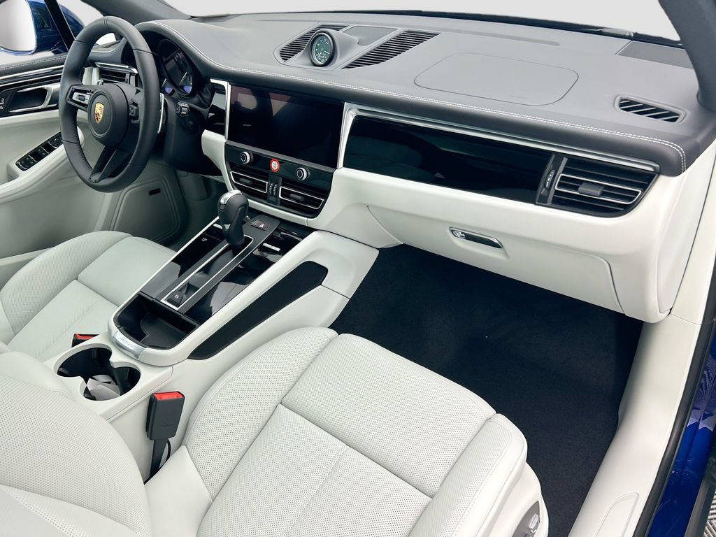 Used 2026 Porsche Macan AWD/4WD image 20