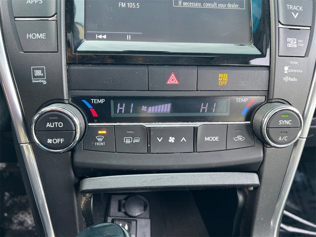 Used 2015 Toyota Camry XSE image 20