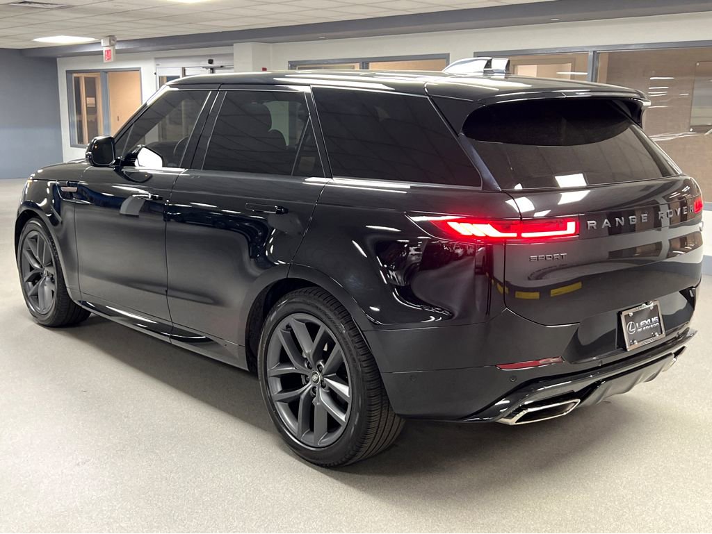 Used 2023 Land Rover Range Rover Sport SE Dynamic image 5