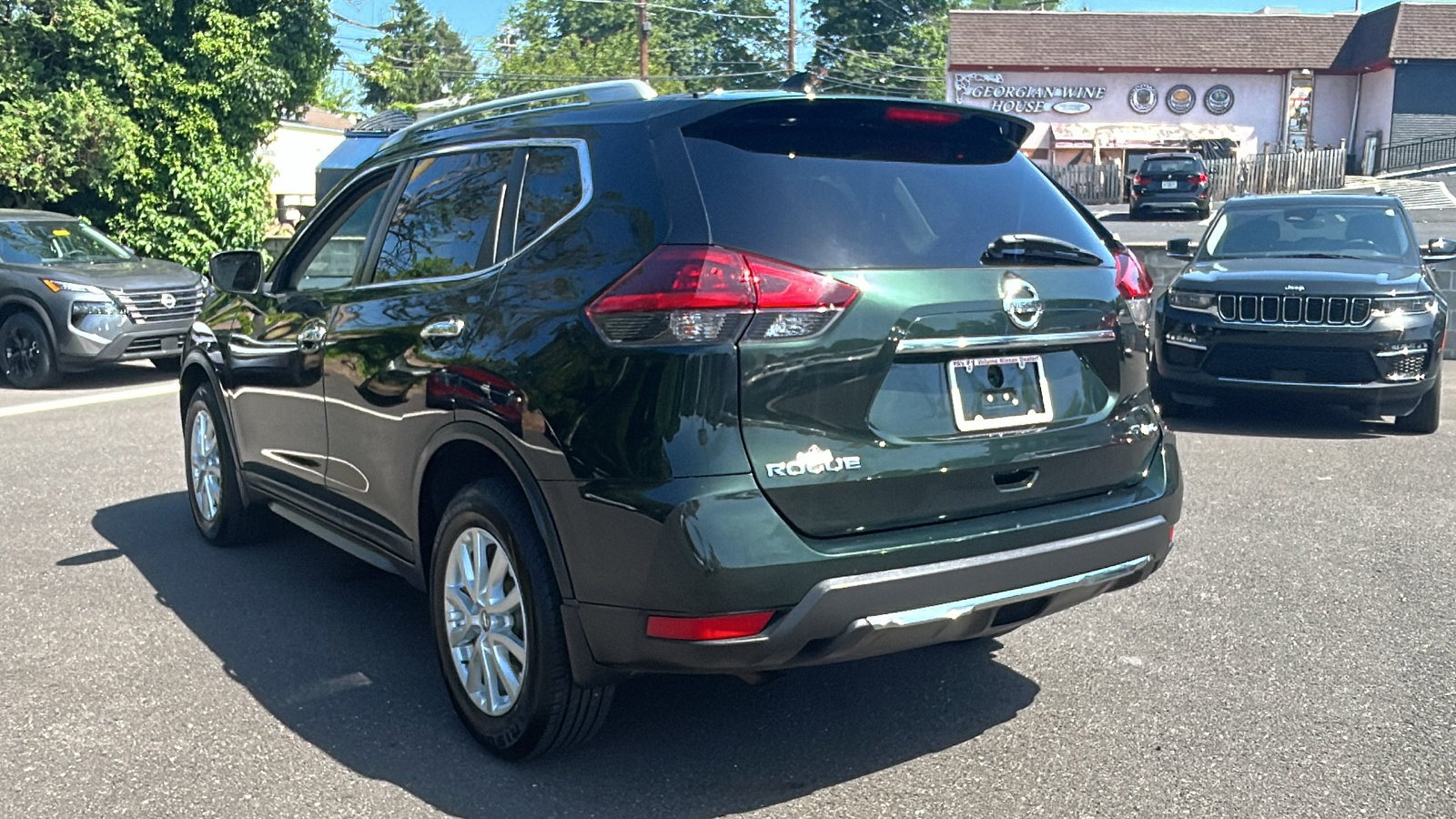 Used 2018 Nissan Rogue SV AWD/4WD image 5
