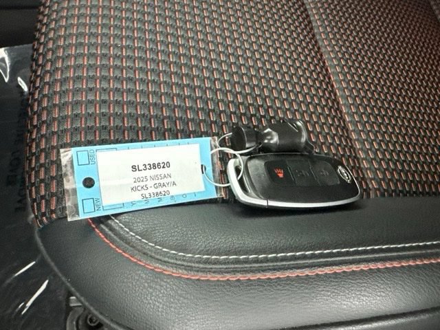 Used 2025 Nissan Kicks SR FWD image 32