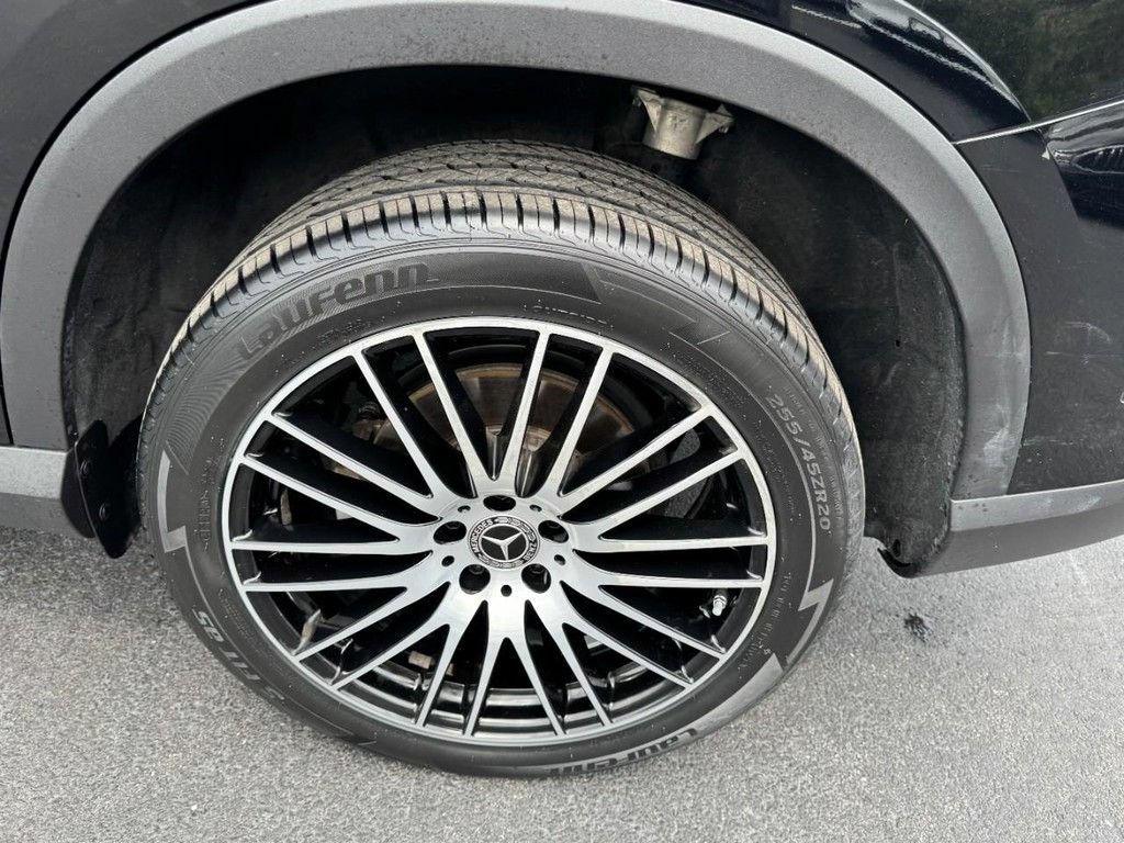 Used 2025 Mercedes-Benz GLC 300 4MATIC image 7