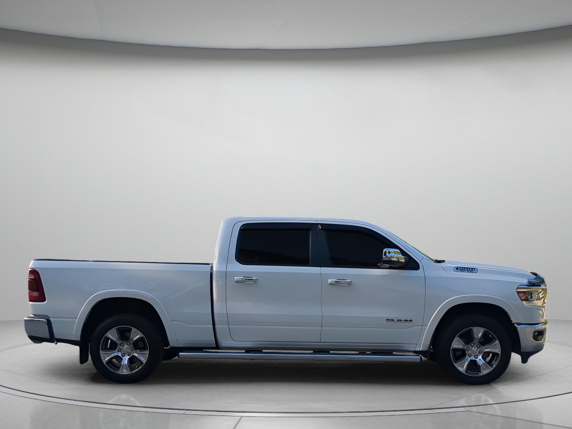 Used 2019 RAM 1500 Laramie AWD/4WD image 39