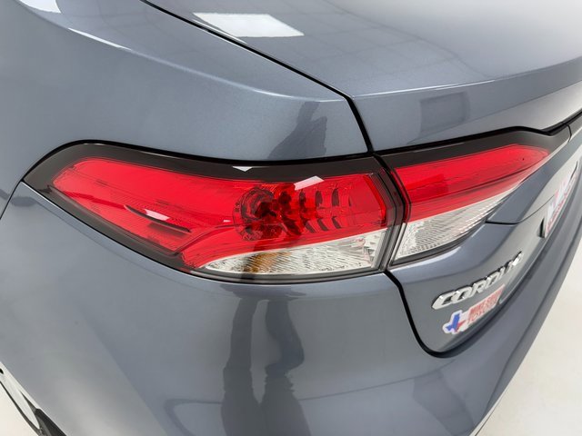 Used 2025 Toyota Corolla LE image 36