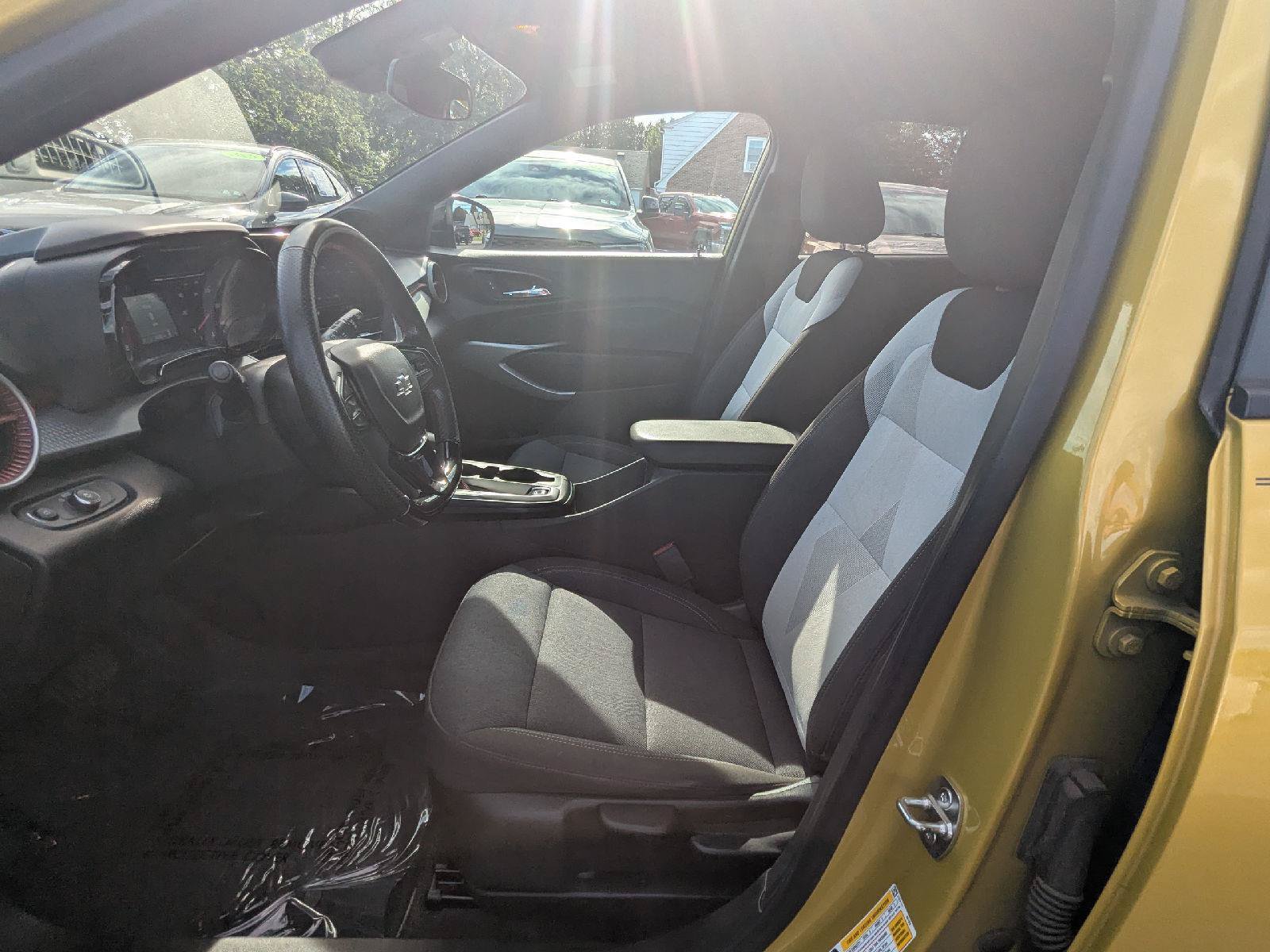 Used 2024 Chevrolet Trax RS w/ Driver Confidence Package FWD image 25