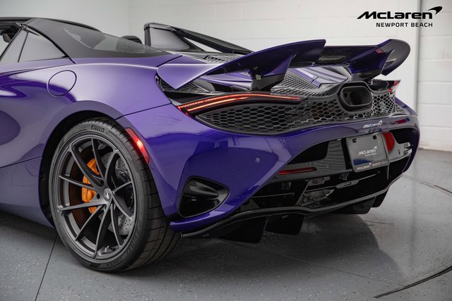 Used 2025 McLaren 750S Spider RWD image 12