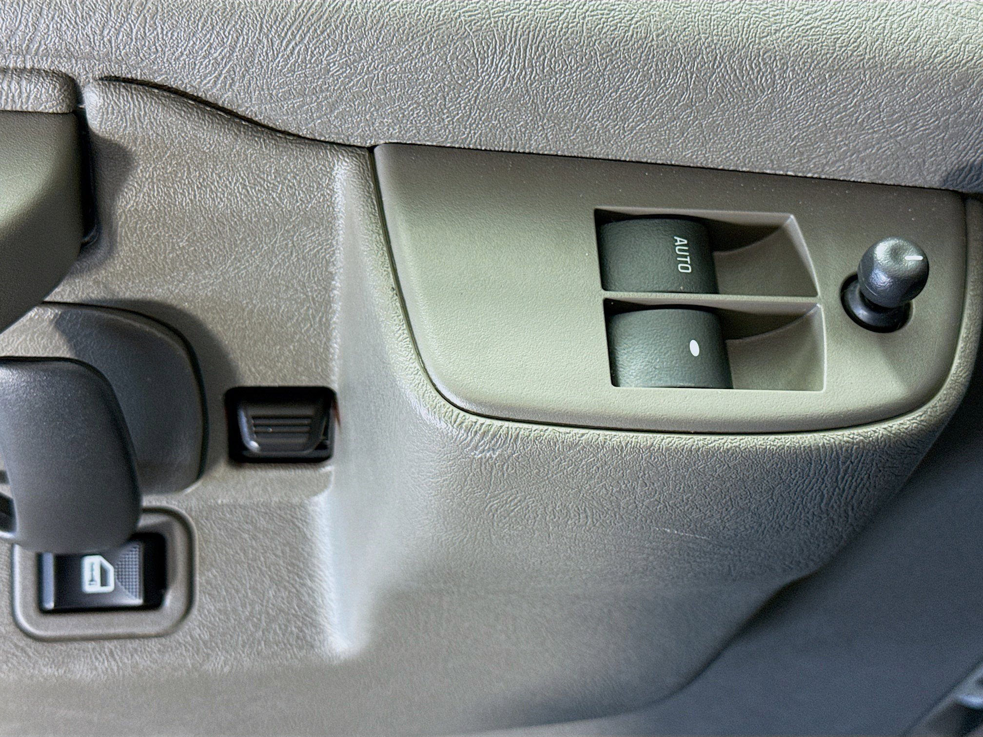 Used 2023 Chevrolet Express 2500 w/ Driver Convenience Package image 21