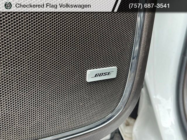 Used 2015 GMC Yukon Denali w/ Premium Package AWD/4WD image 16