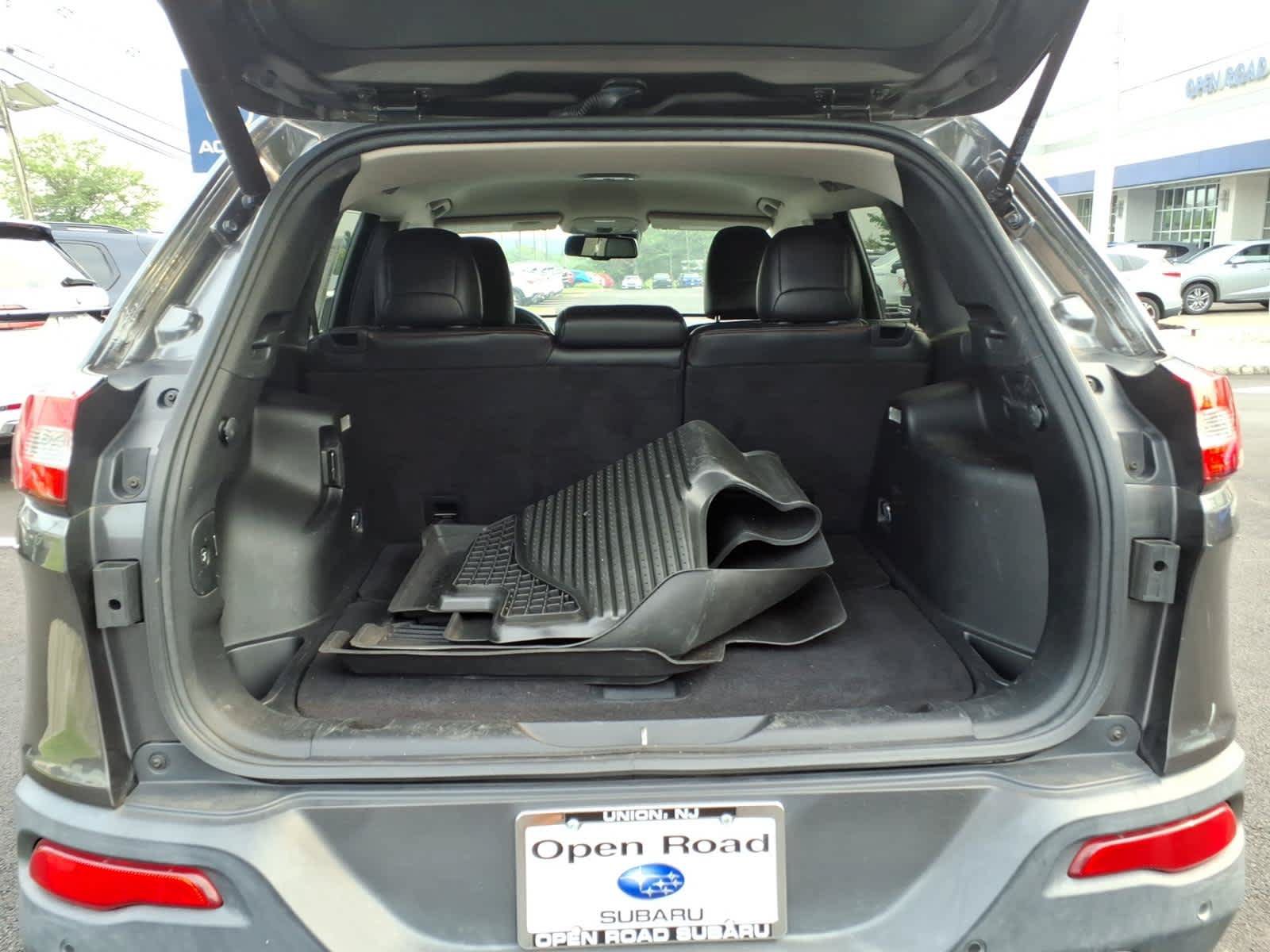 Used 2014 Jeep Cherokee Trailhawk w/ Technology Group AWD/4WD image 16