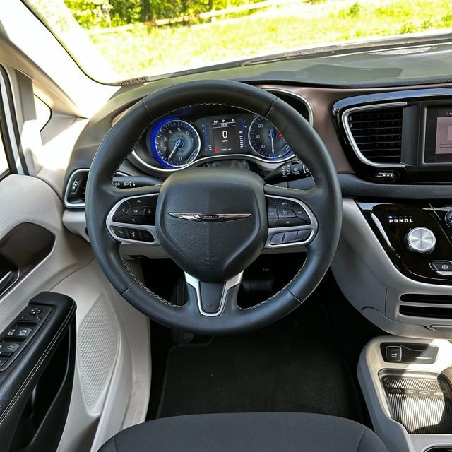 Used 2023 Chrysler Voyager LX FWD image 27
