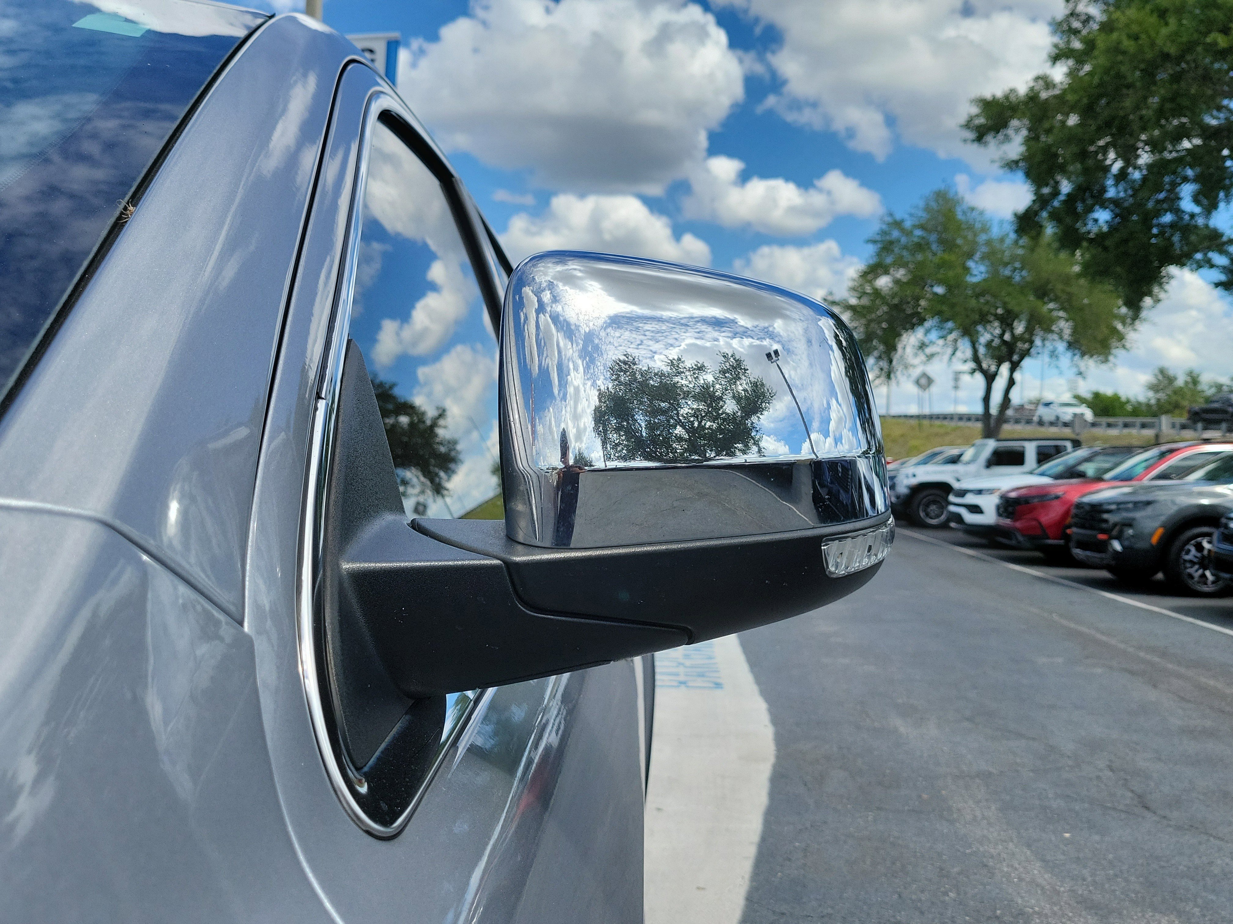 Used 2020 Jeep Grand Cherokee Limited RWD image 4