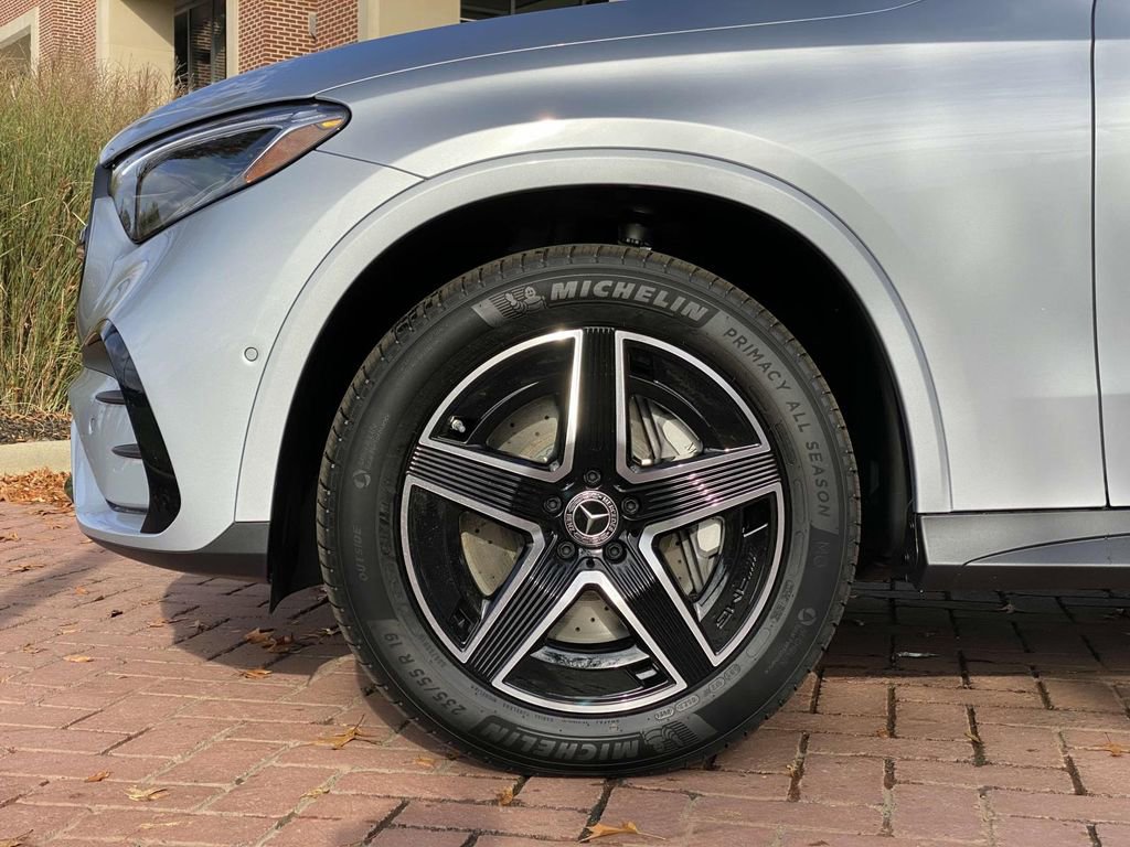 Certified 2025 Mercedes-Benz GLC 300 4MATIC image 7