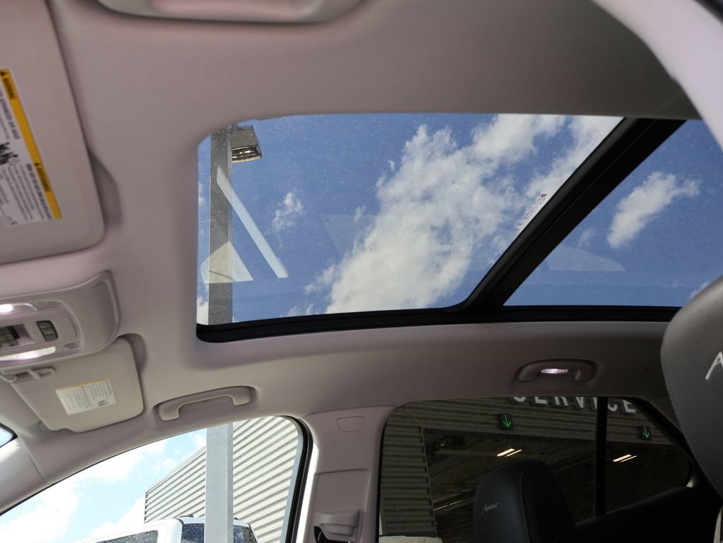 Used 2025 Buick Envision Avenir image 26