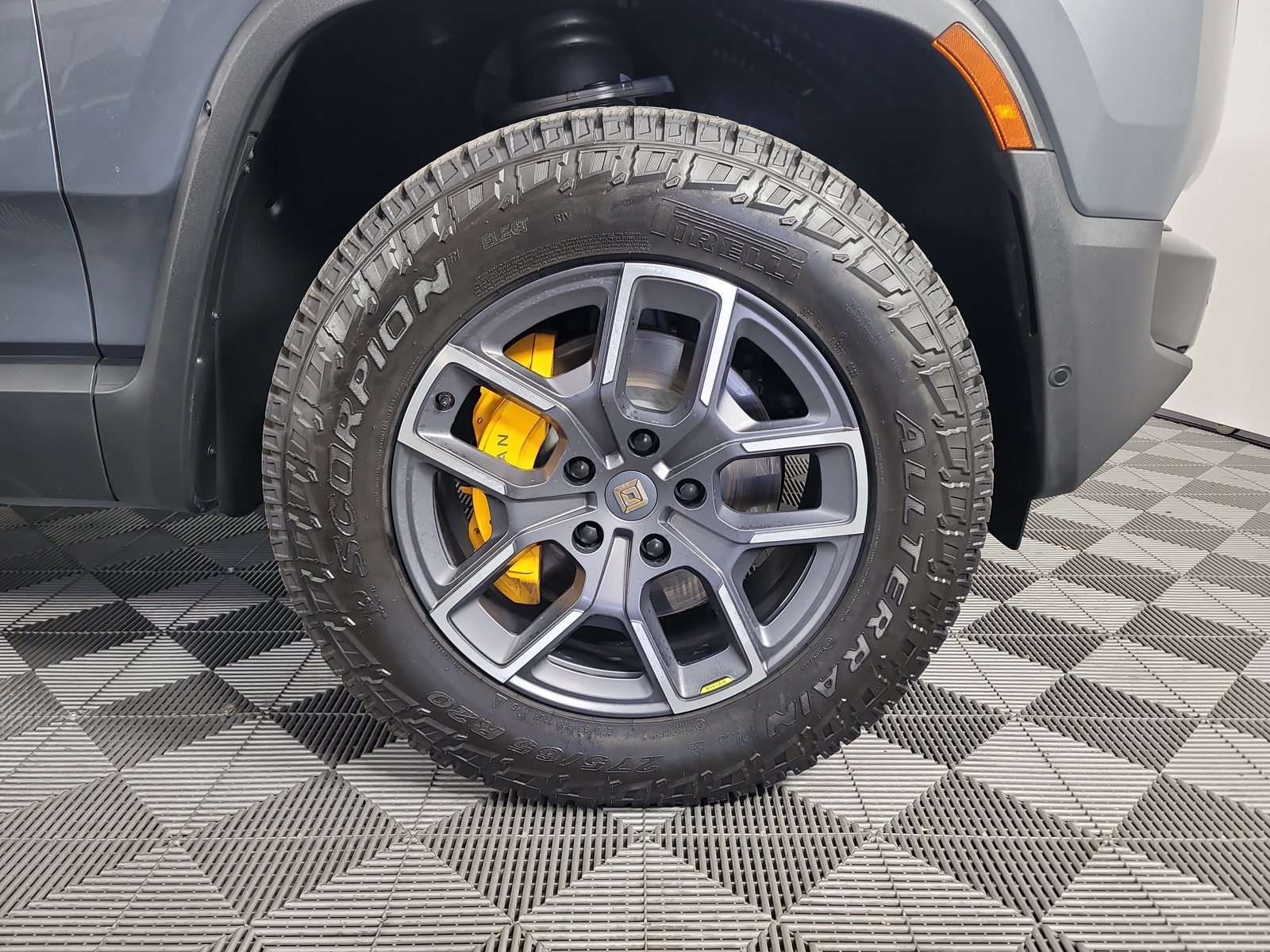Used 2022 Rivian R1T Adventure AWD/4WD image 11