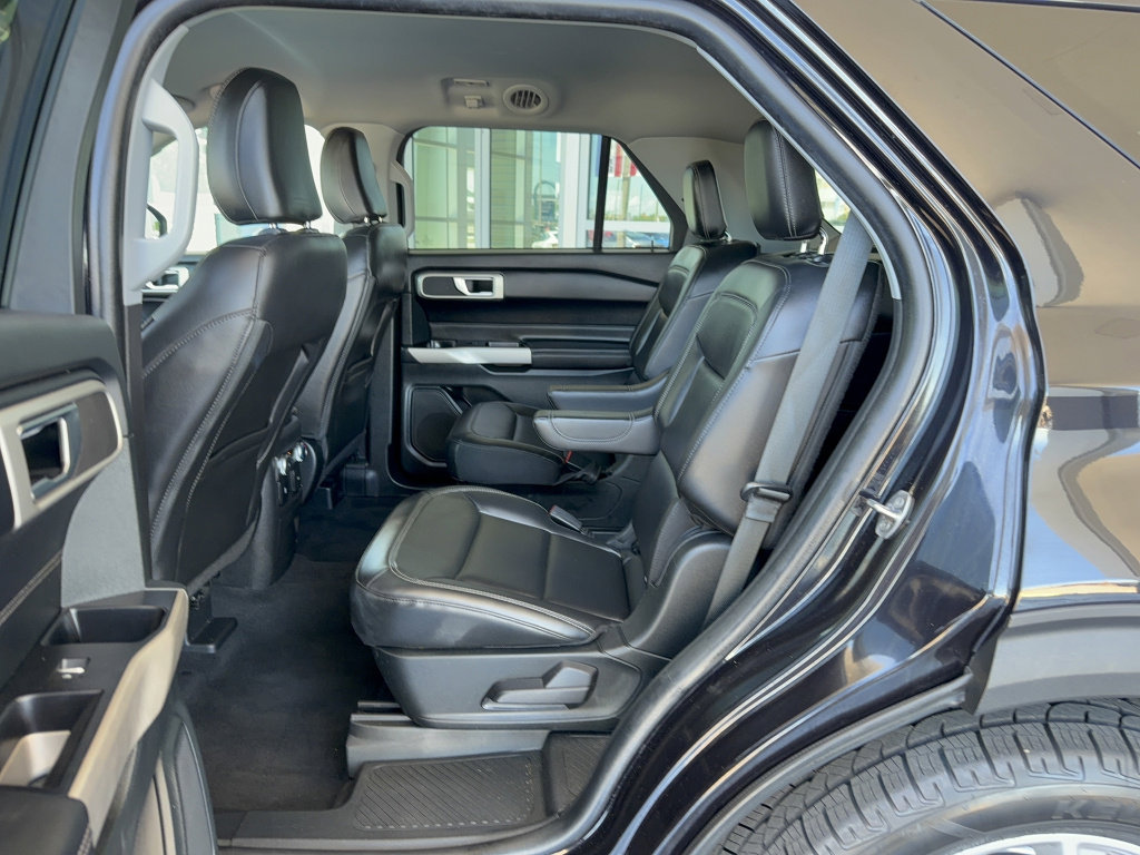 Certified 2022 Ford Explorer XLT w/ Equipment Group 202A RWD image 13