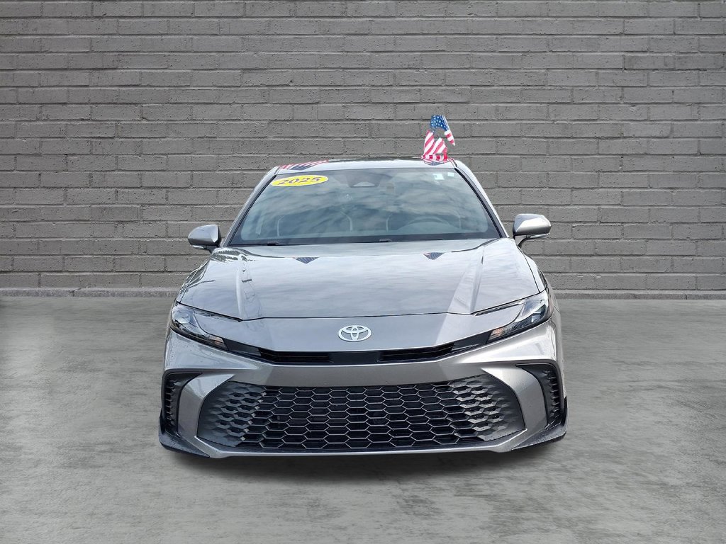 Used 2025 Toyota Camry SE FWD image 2