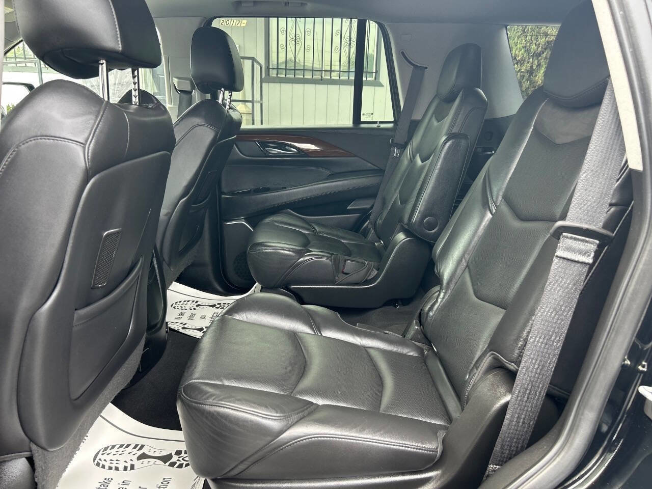 Used 2019 Cadillac Escalade Premium Luxury image 17