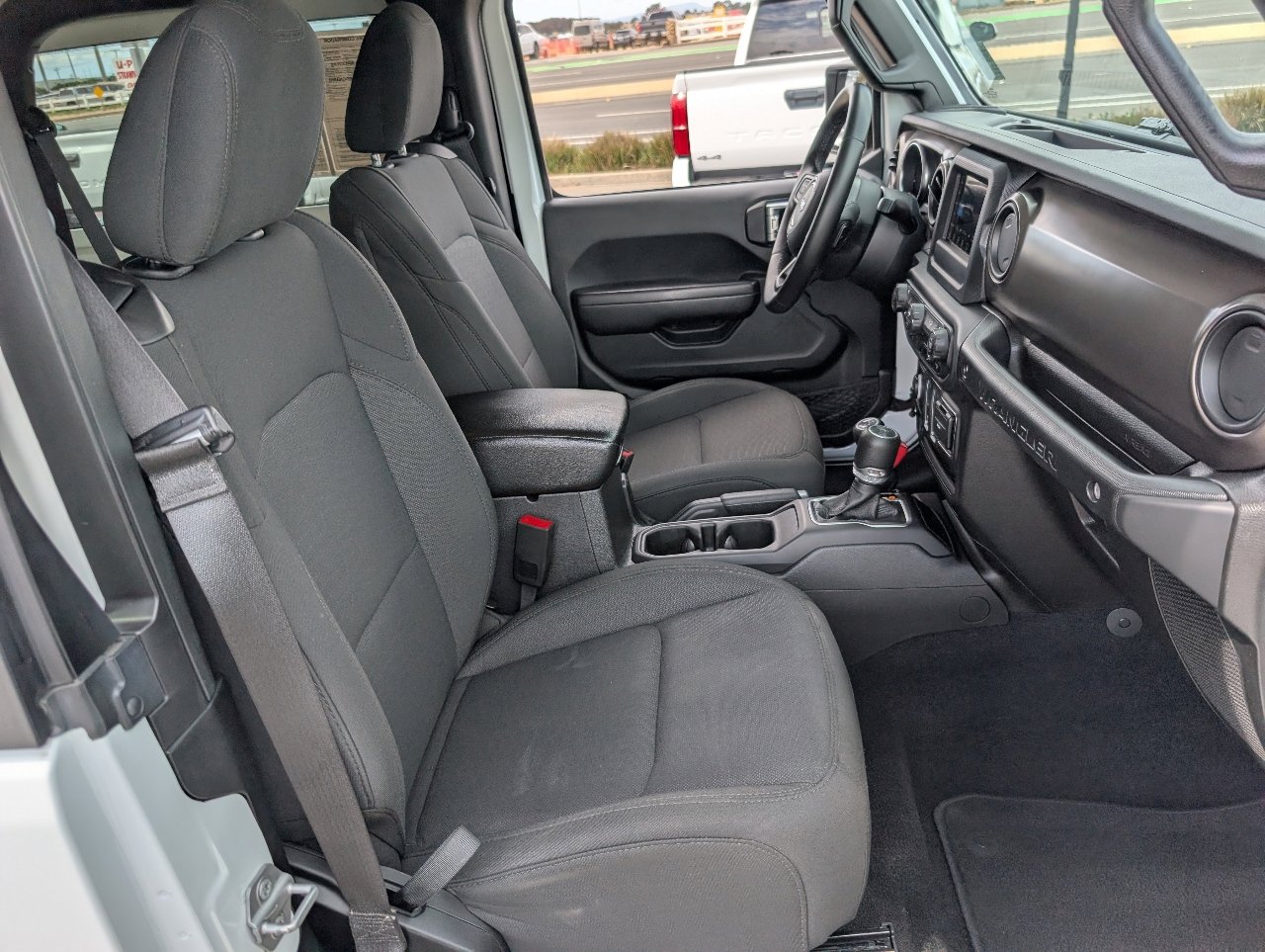 Used 2020 Jeep Wrangler Sport image 8