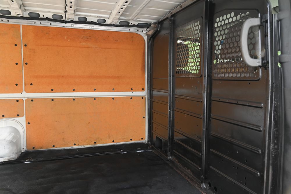 Used 2015 Nissan NV 2500 SV image 16