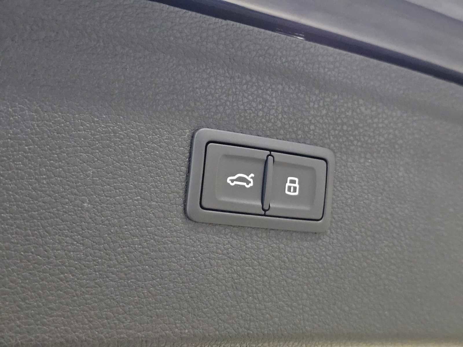Used 2023 Audi Q5 2.0T Premium Plus w/ Premium Plus Package image 16