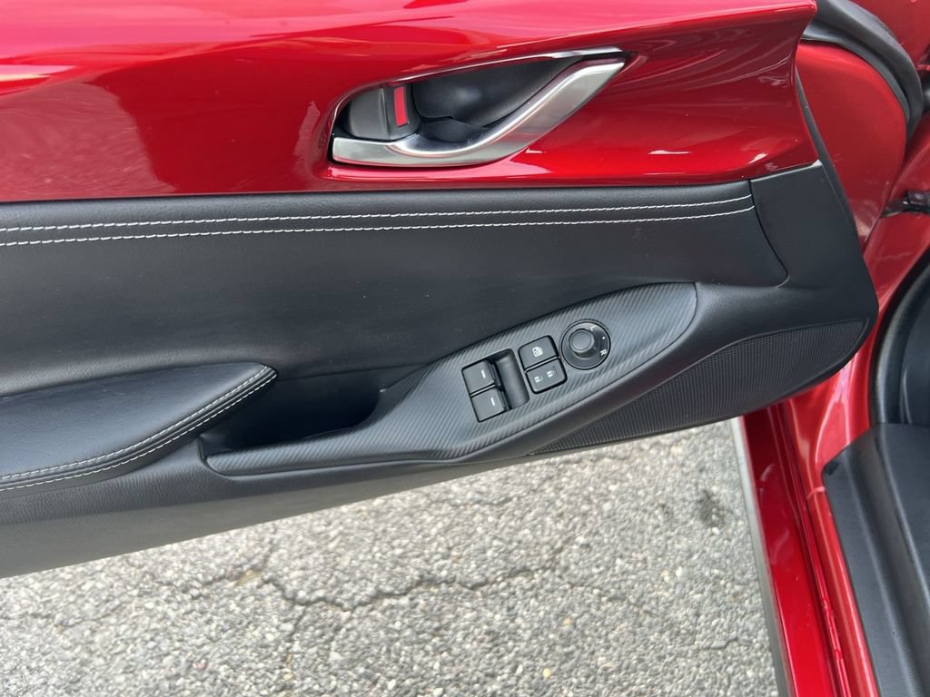 Used 2020 MAZDA MX-5 Miata Grand Touring RWD image 14