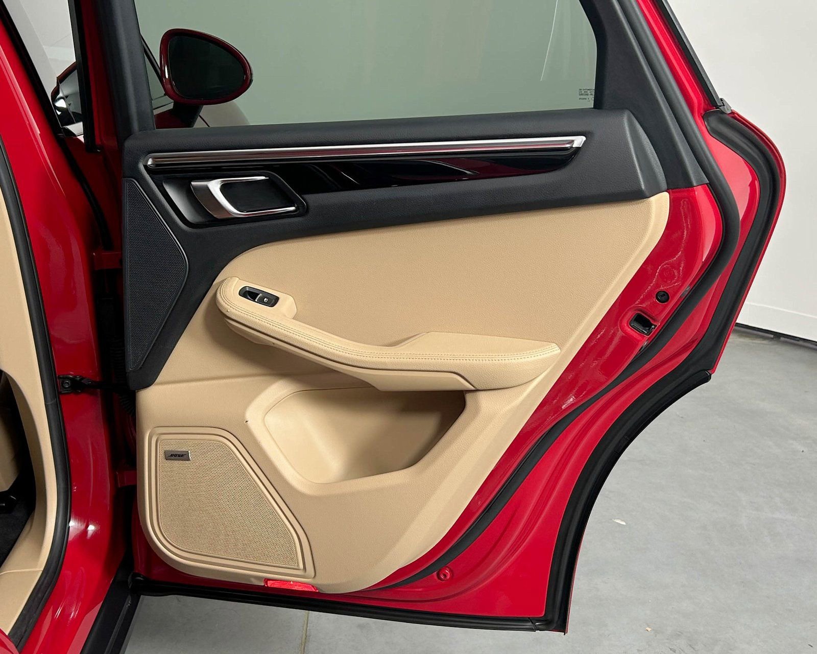 Used 2020 Porsche Macan image 25