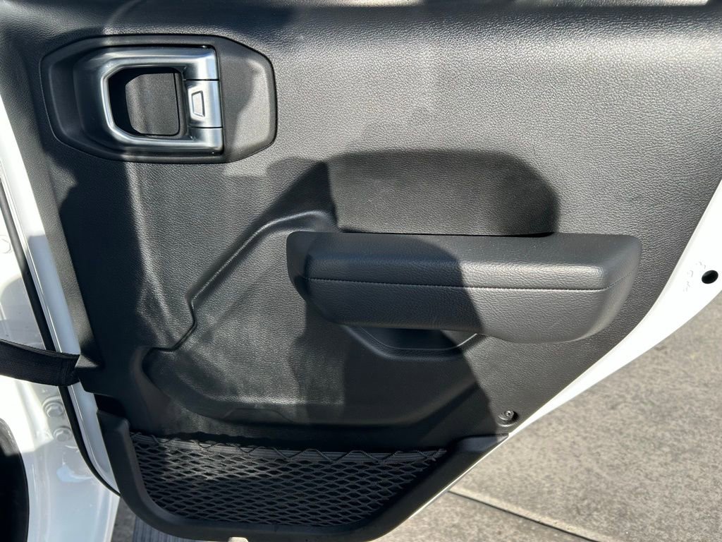 Used 2022 Jeep Wrangler Unlimited Sport image 29