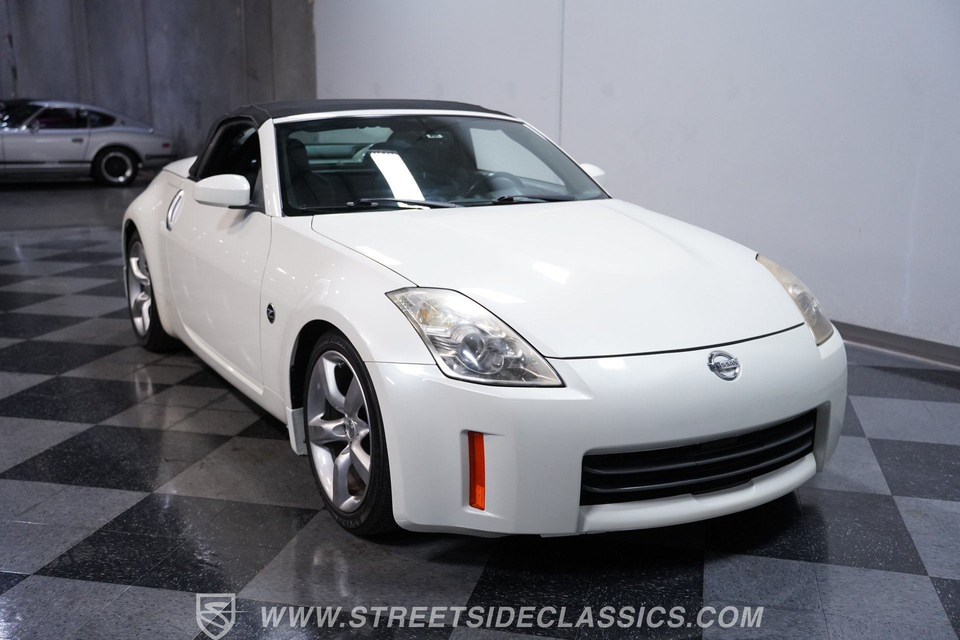 Used 2007 Nissan 350Z Touring RWD image 14