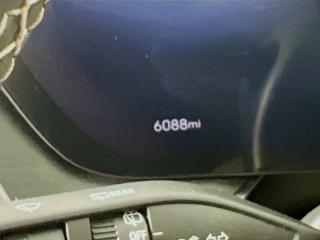 Used 2024 Buick Envision Preferred image 11