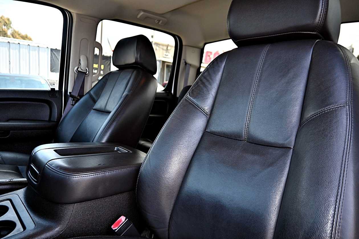 Used 2009 Chevrolet Silverado 2500 LTZ AWD/4WD image 18