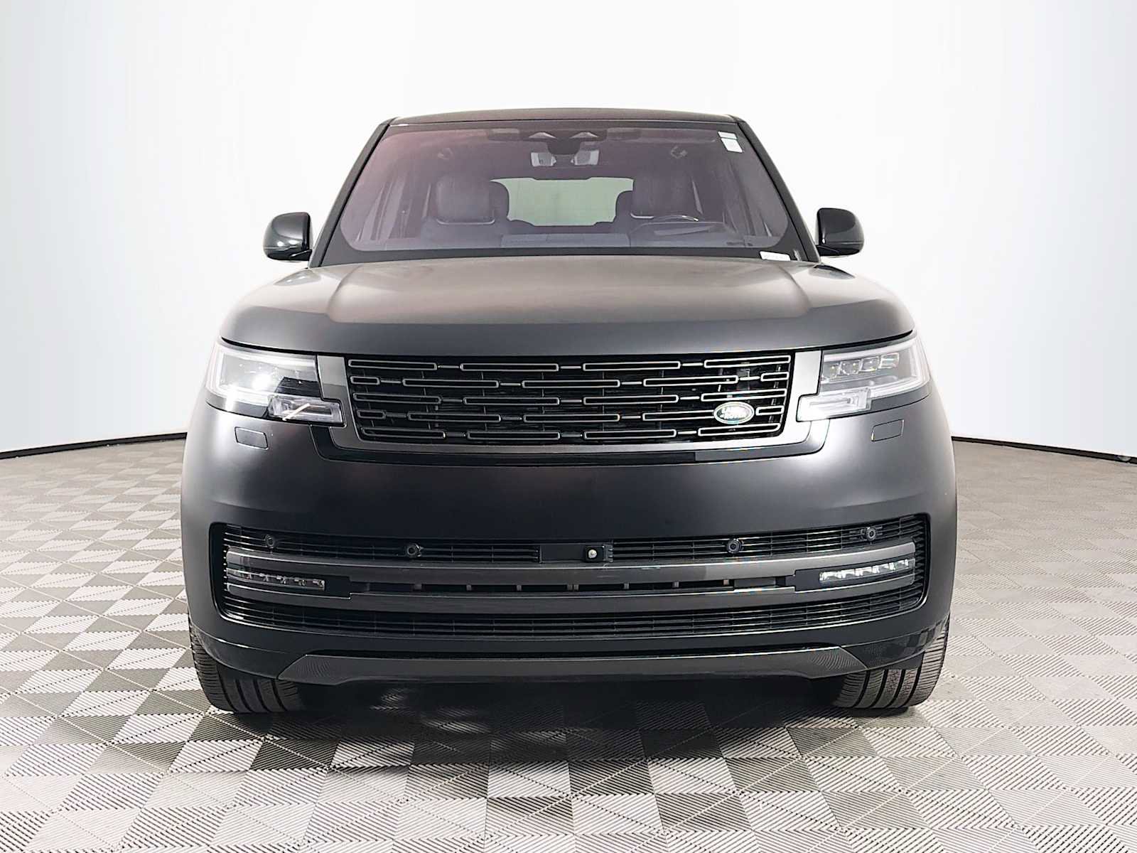 Used 2023 Land Rover Range Rover Autobiography AWD/4WD image 2
