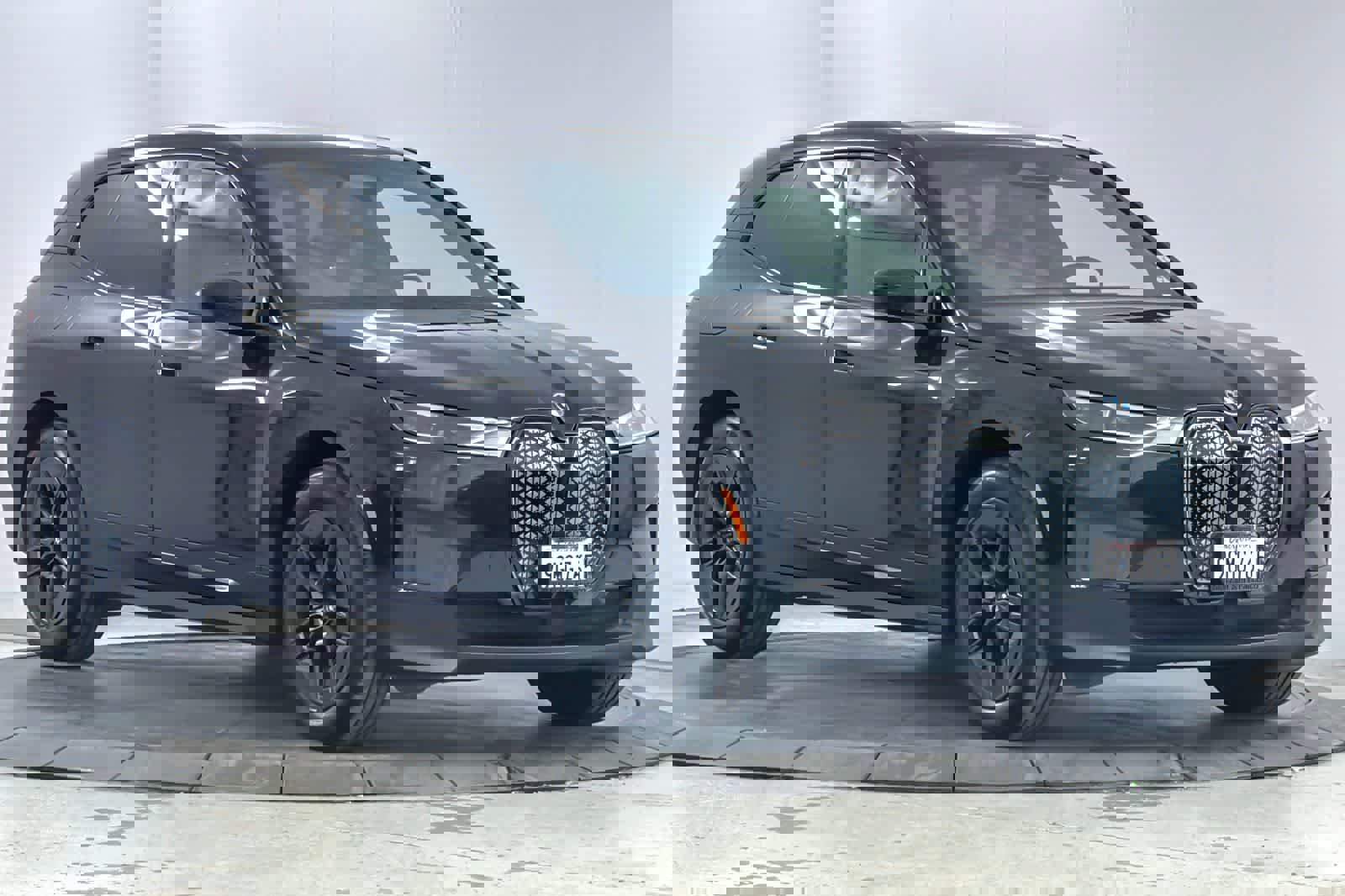 Used 2023 BMW iX xDrive50 image 9