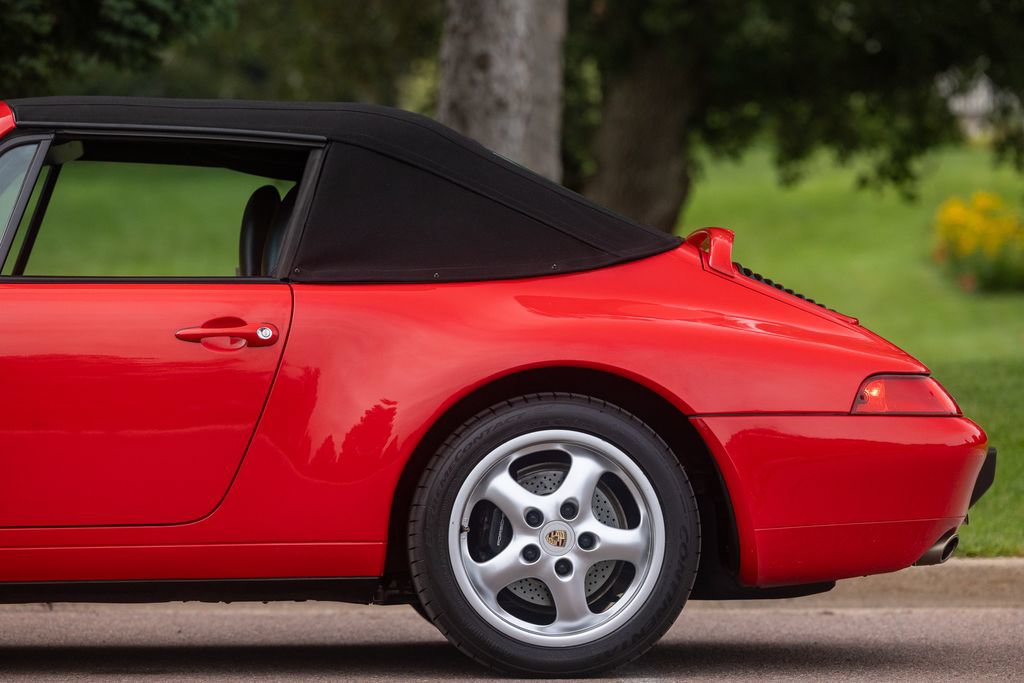 Used 1995 Porsche 911 Carrera RWD image 20