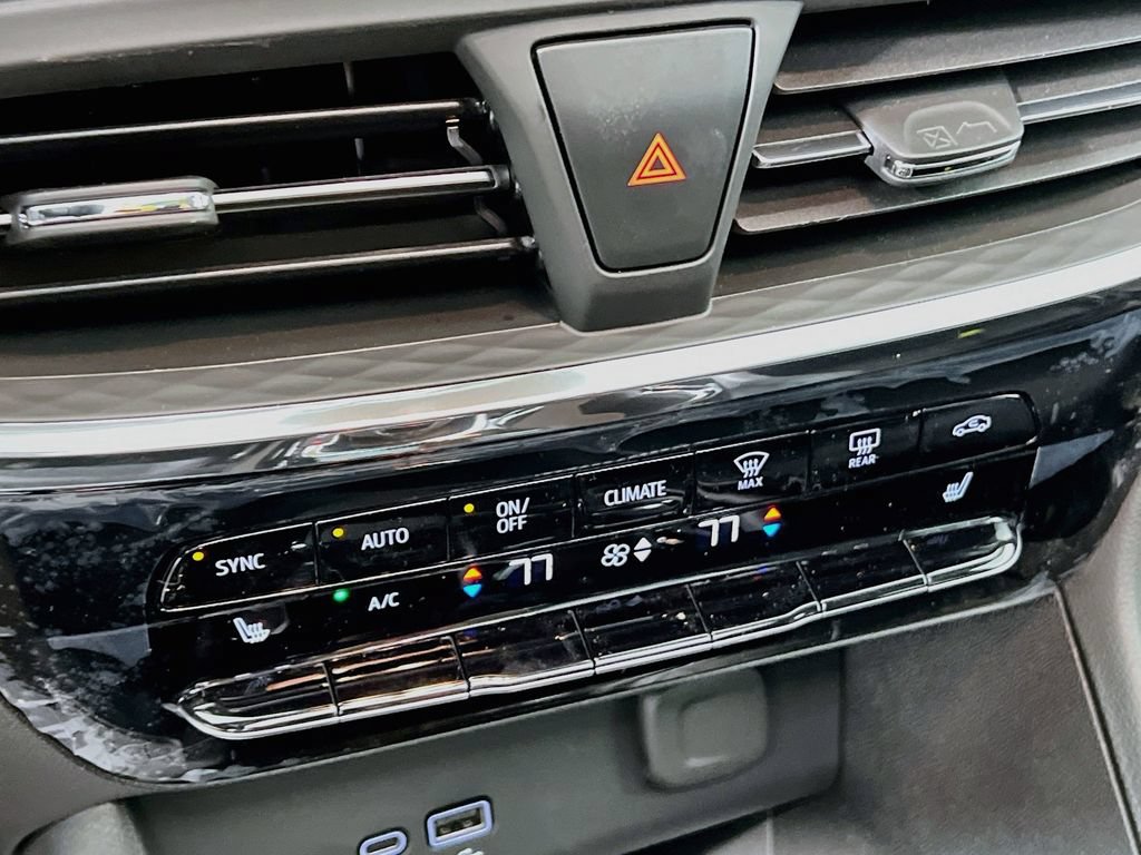 New 2025 Buick Encore GX Avenir w/ Avenir Technology Package AWD/4WD image 14
