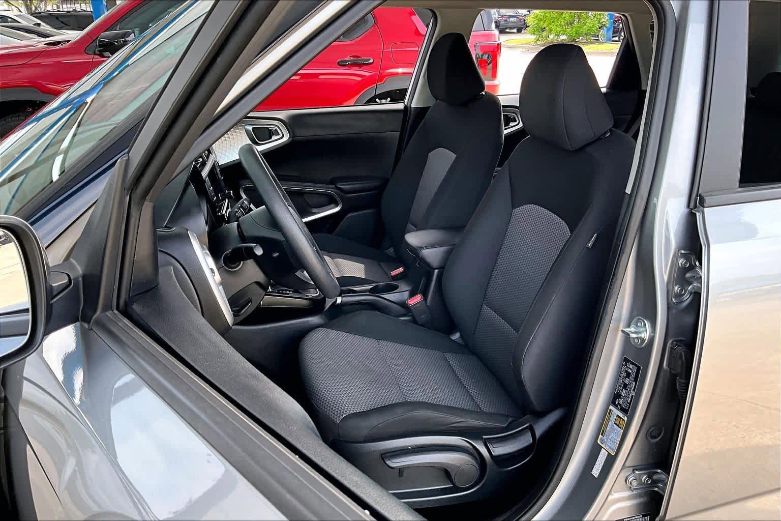Used 2024 Kia Soul LX w/ Option Group 015 FWD image 8