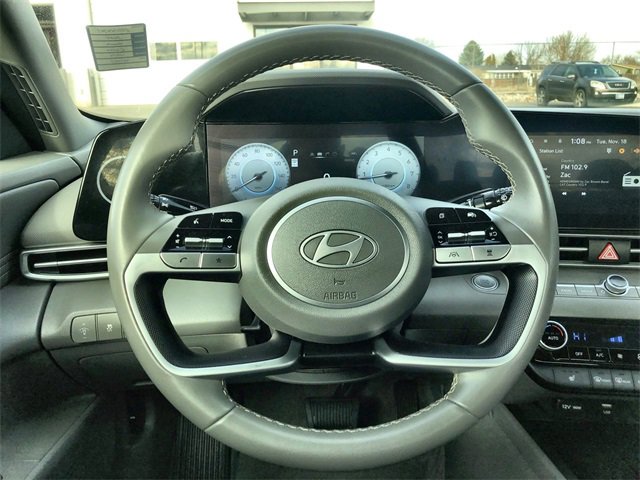 Used 2025 Hyundai Elantra SEL image 14