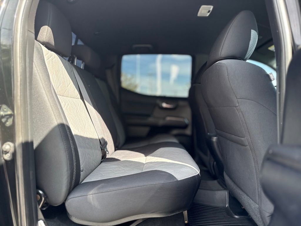 Used 2020 Toyota Tacoma TRD Off-Road image 18