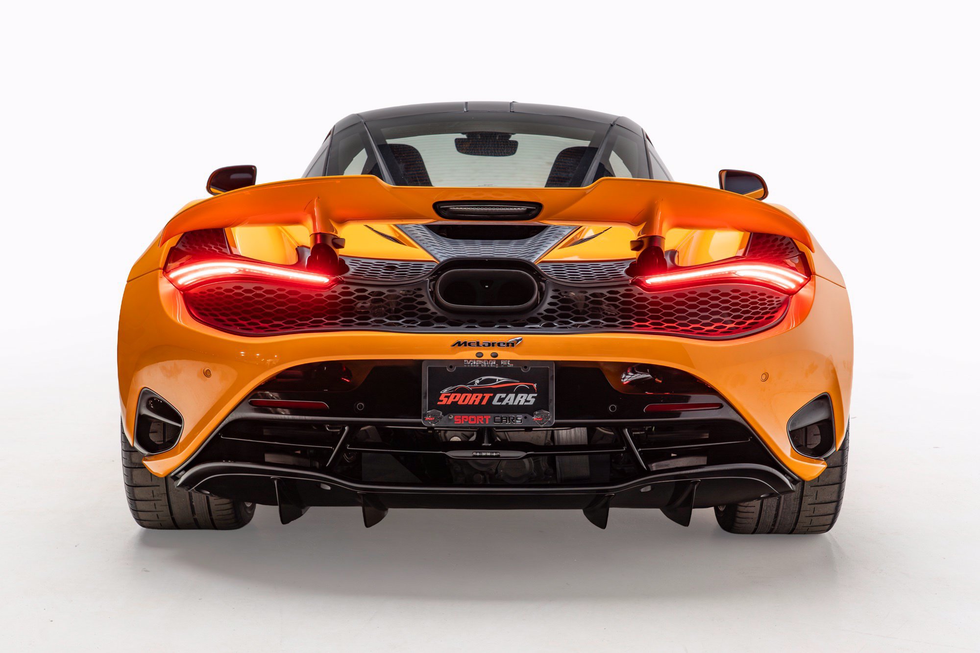 Used 2024 McLaren 750S RWD image 12