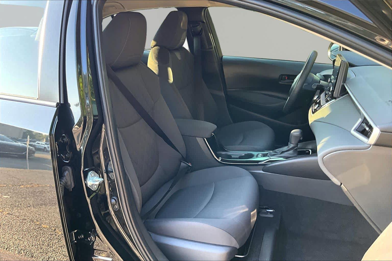 Certified 2022 Toyota Corolla LE FWD image 9