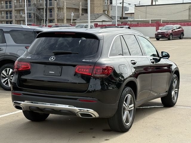 Used 2022 Mercedes-Benz GLC 300 4MATIC image 4