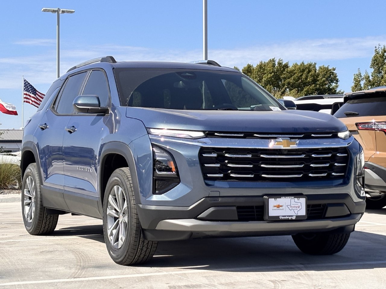 New 2027 Chevrolet Equinox LT FWD image 2