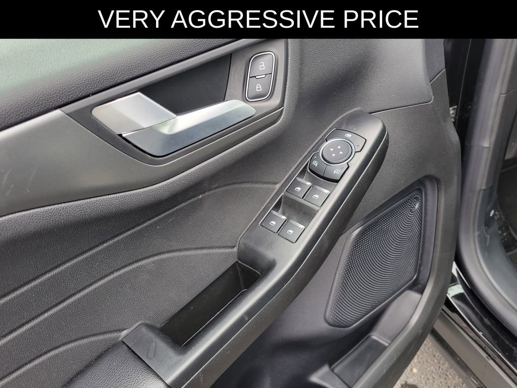 Used 2024 Ford Escape SE image 19