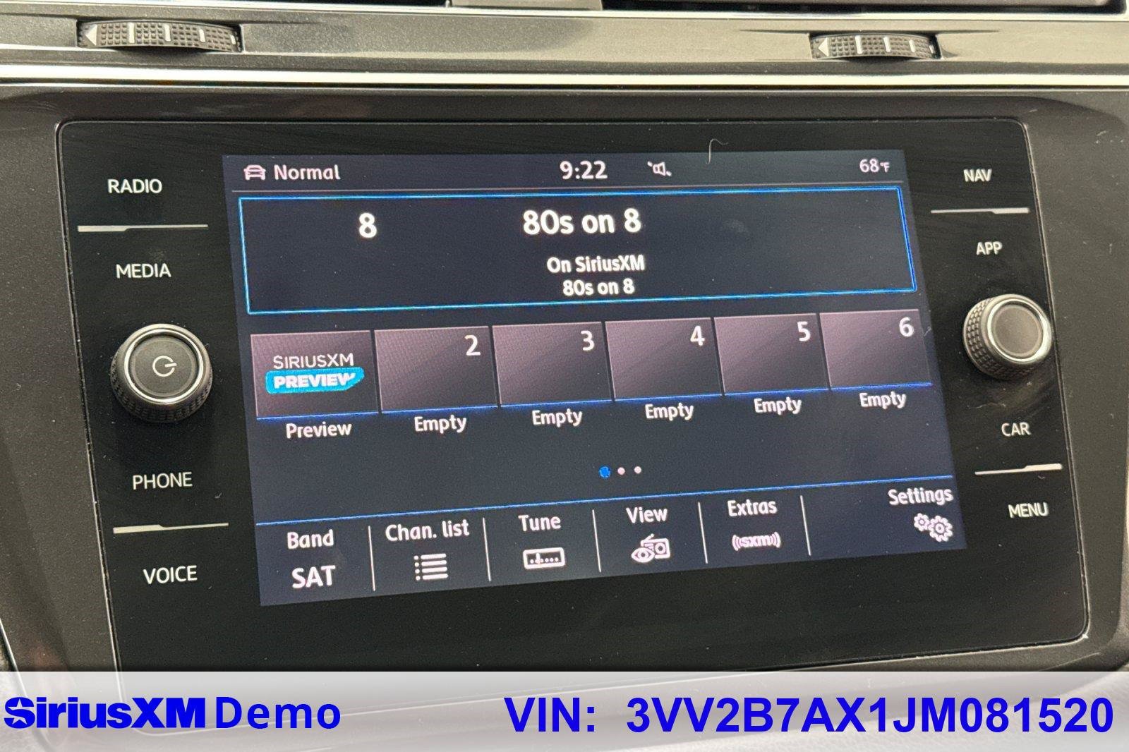 Used 2018 Volkswagen Tiguan SEL AWD/4WD image 23
