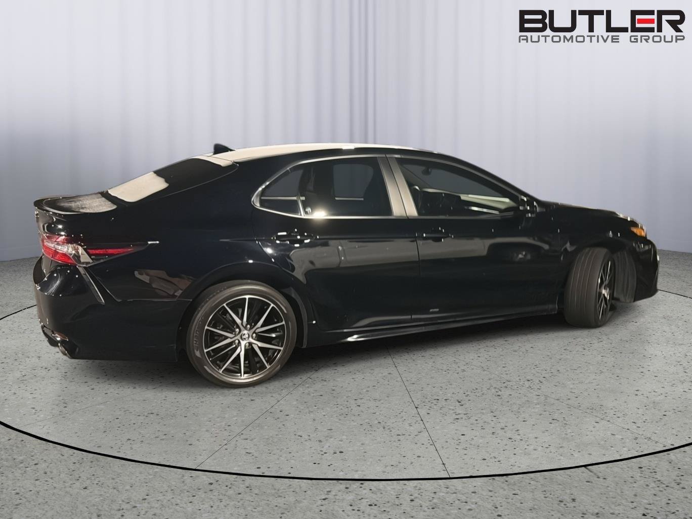 Used 2024 Toyota Camry SE w/ Convenience Package FWD image 9