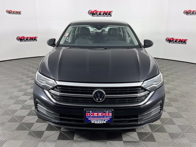 Used 2024 Volkswagen Jetta SE FWD image 4