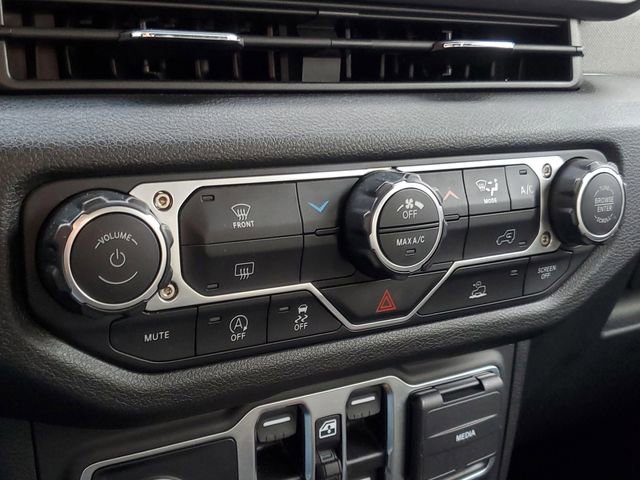 Used 2025 Jeep Wrangler Sport AWD/4WD image 22